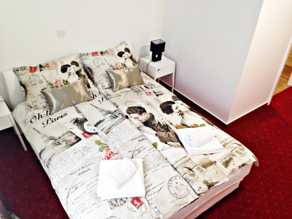 Red Carpet Rooms Zagreb Bilik gambar