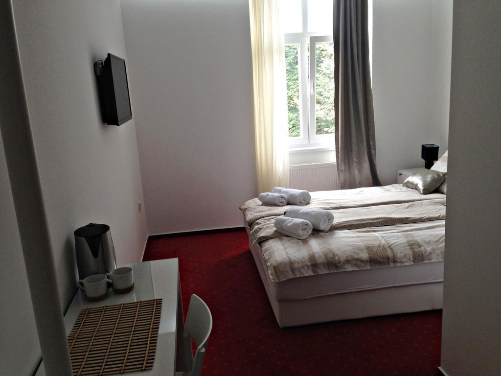 Red Carpet Rooms Zagreb Bilik gambar