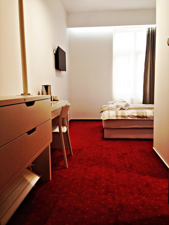 Red Carpet Rooms Zagreb Bilik gambar